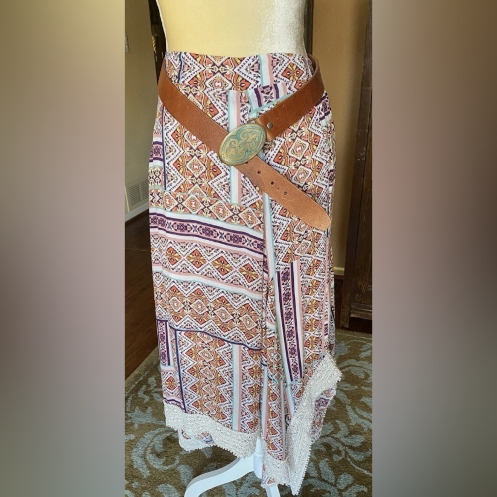 🌼 Boho-Chic Vibes! This Democracy midi skirt is perfect for spring and summer S